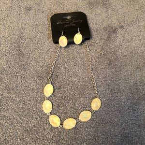 FASHION JEWELRY SET NECKLACE/EARRINGS